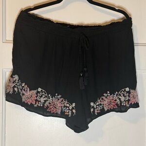 American Eagle Black Floral Embroidered Shorts